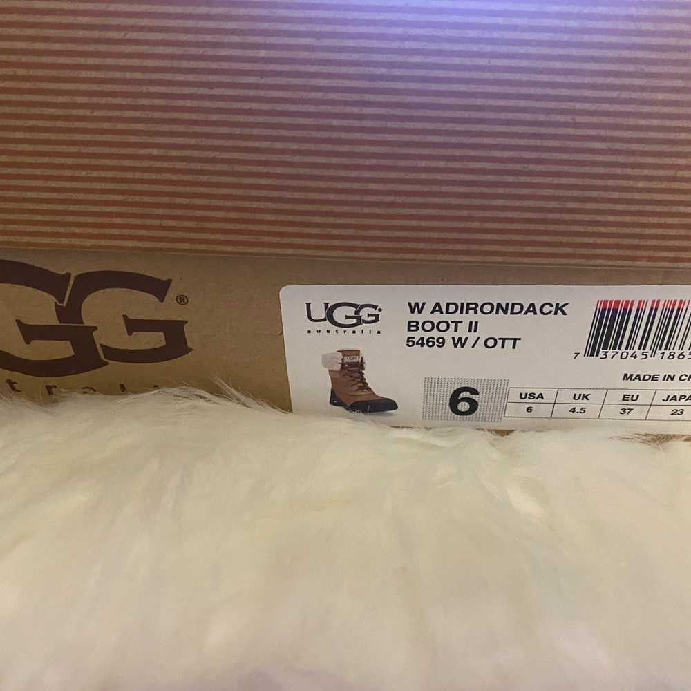 UGGS ADIRONDACK - Picture 3 of 7